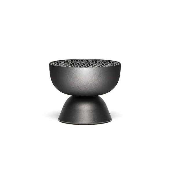 Bonherre mağazasından Lexon Tamo, metalik gri alüminyum gövdeli, sonsuz eşleşme özellikli, kablosuz şarjlı ve dokunmatik mini Bluetooth hoparlör.