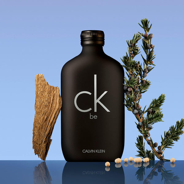 Bonherre mağazasından Calvin Klein Be Eau de Toilette, lavanta ve beyaz misk notalı siyah şişeli lüks unisex parfüm.