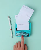 Mustard Wrote A Note  Daktilo Yapışkanlı Not Kağıdı