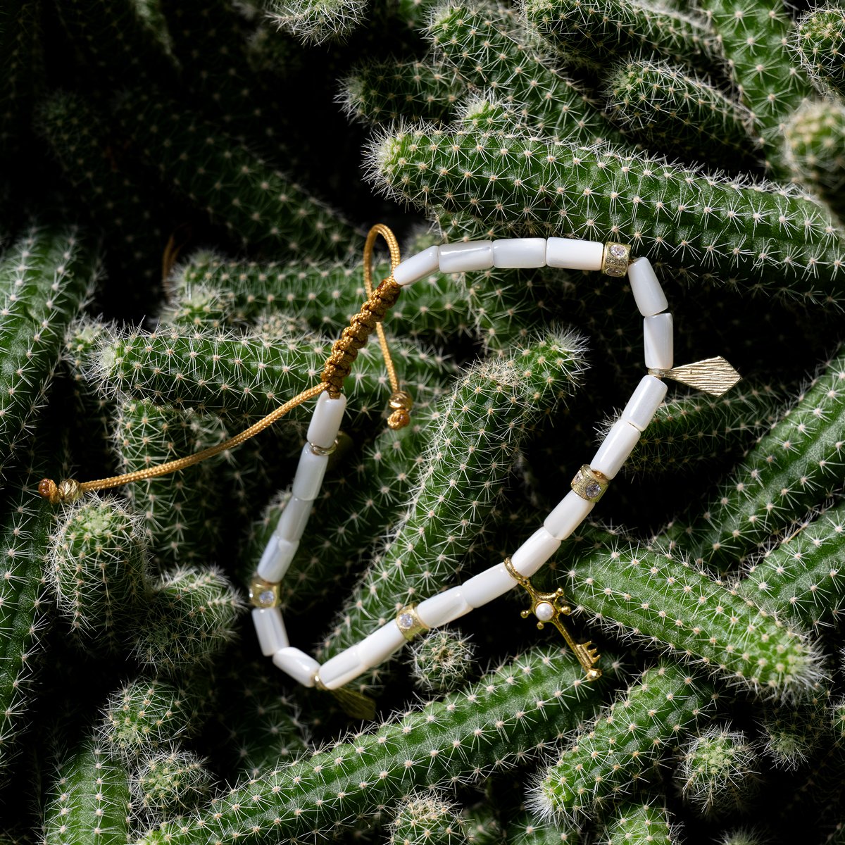 Miela Livia Bileklik