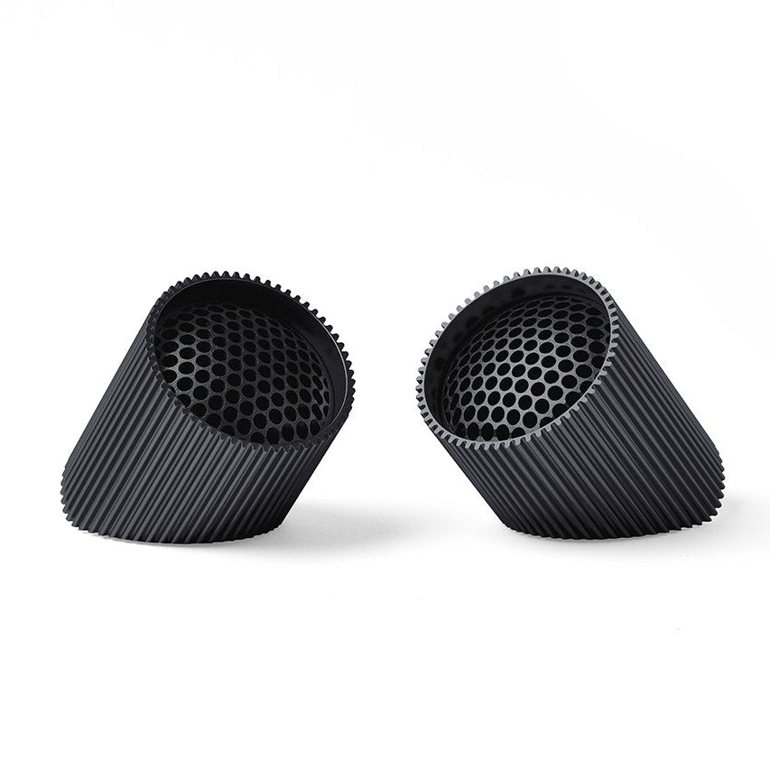 Bonherre mağazasından Lexon Ray, mat siyah alüminyum gövdeli, manyetik ve su geçirmez Bluetooth hoparlör.