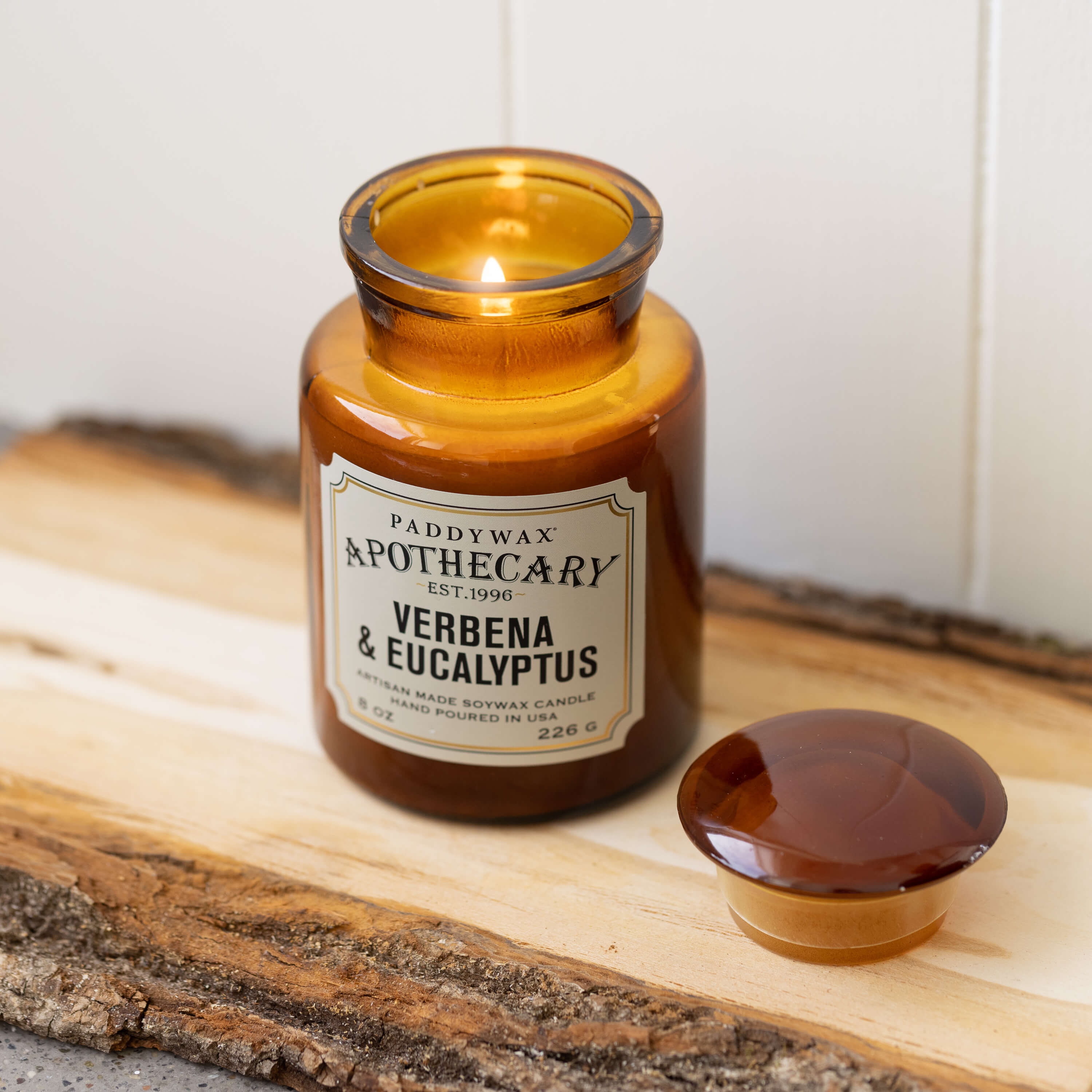 Bonherre mağazasından Apothecary serisi mine çiçeği ve okaliptüs kokulu 226 gr cam mum.