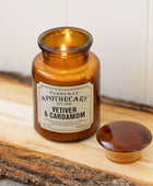 Bonherre mağazasından Apothecary serisi vetiver ve kakule kokulu 226 gr cam mum