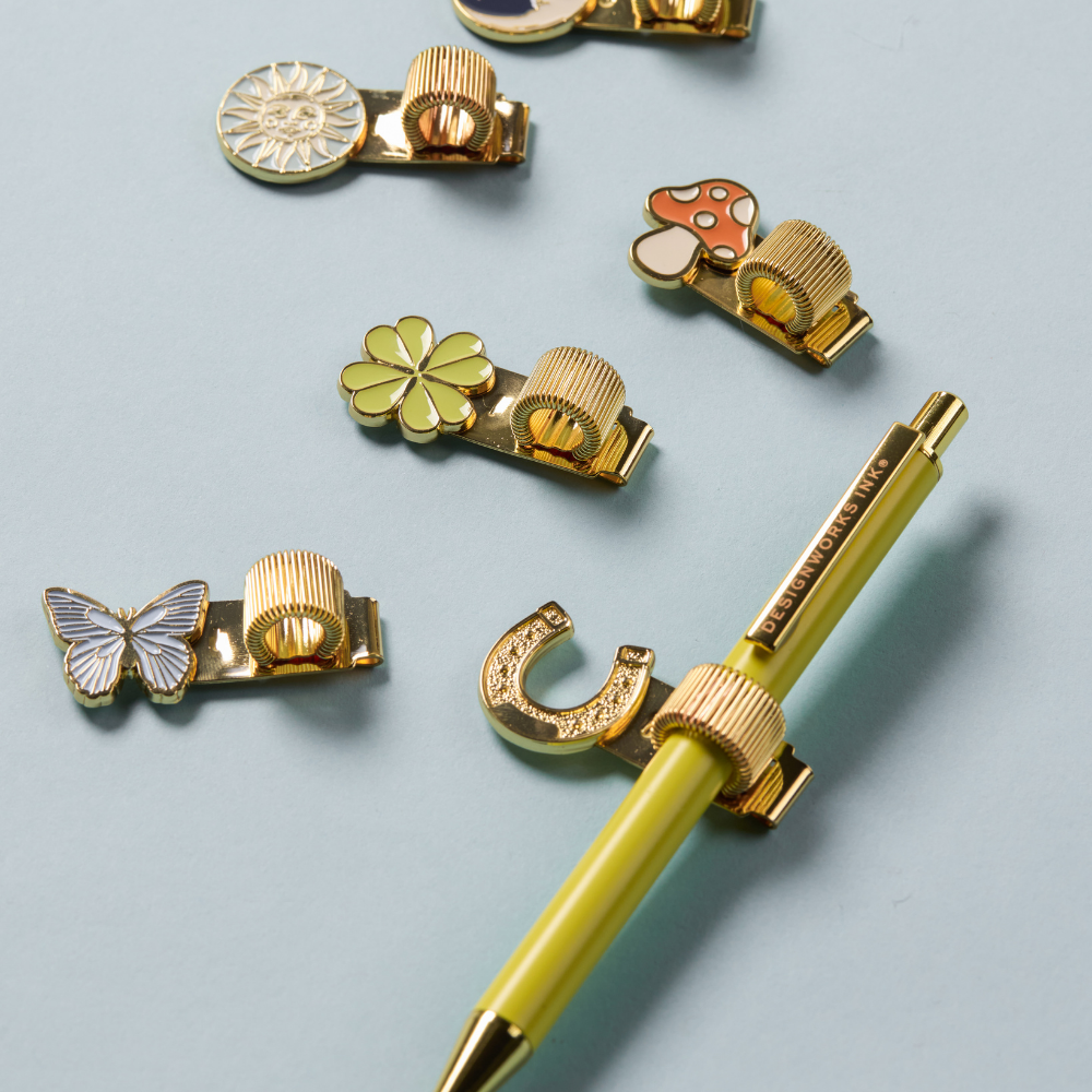 Bonherre mağazasından Designworks Ink marka, göksel tasarımlı 2'li kitap kalem klipsi.