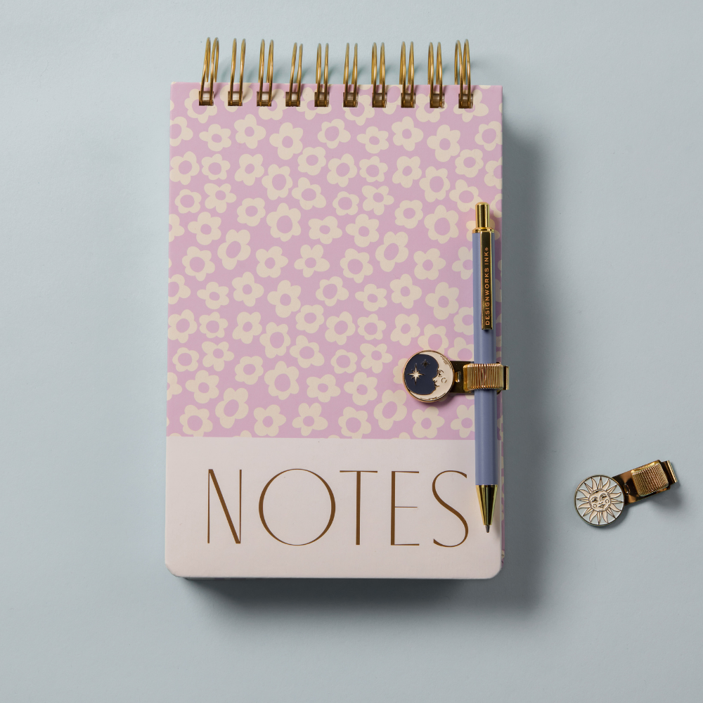 Bonherre mağazasından Designworks Ink marka, göksel tasarımlı 2'li kitap kalem klipsi.