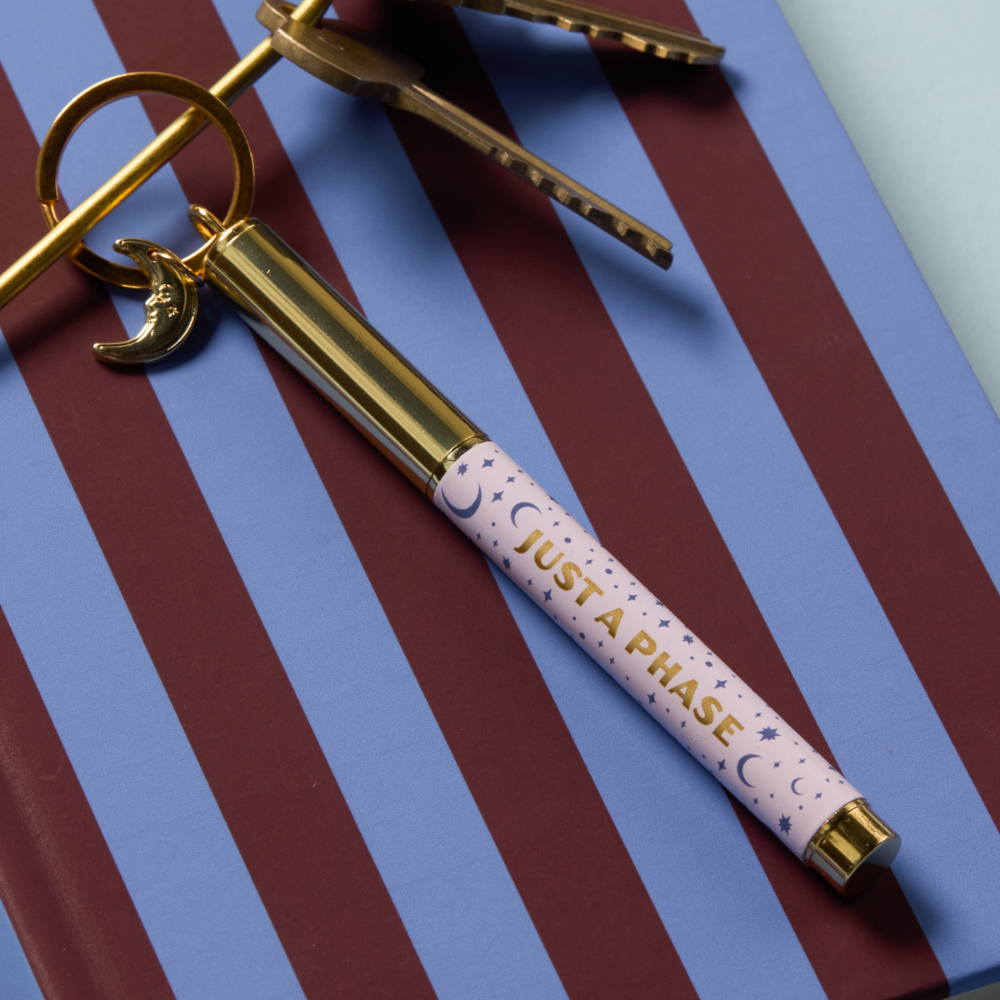 Bonherre mağazasından Designworks Ink marka, Just a Phase temalı kalem anahtarlık.