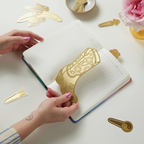 Bonherre mağazasından Designworks Ink marka, kovboy çizmesi temalı metal kitap ayracı.