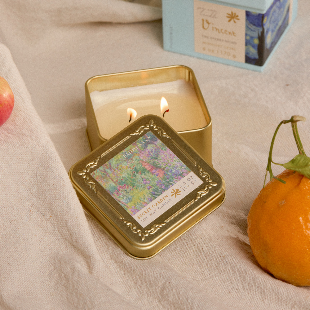 Bonherre mağazasından Empresyonistler serisi Monet Giverny Bahçesi temalı 99 gr metal teneke mum.