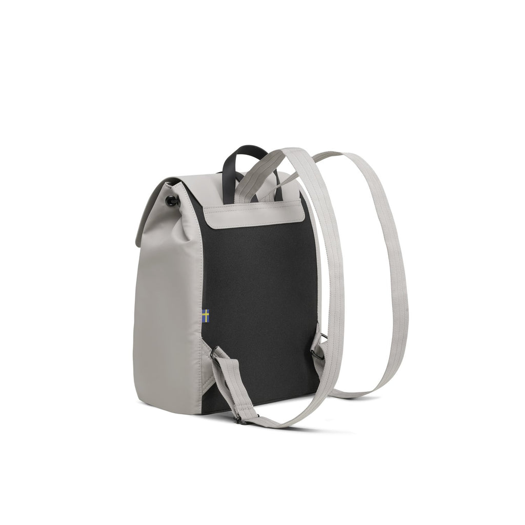 Bonherre mağazasından Gaston Luga marka, Dash Bucket serisi, gri renkli, 13 inç laptop bölmeli sırt çantası.