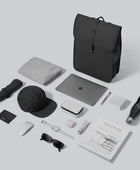 Bonherre mağazasından Gaston Luga marka, Dash serisi, siyah renkli, 16 inç laptop bölmeli sırt çantası.