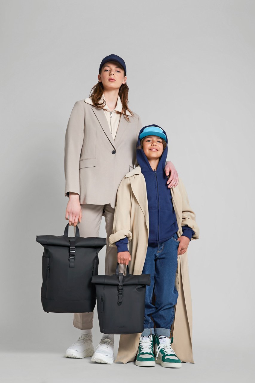 Bonherre mağazasından Gaston Luga marka, Rullen Mini serisi, siyah renkli, su geçirmez sırt çantası.