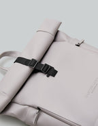 Bonherre mağazasından Gaston Luga marka, Rullen serisi, gri renkli, 16 inç laptop bölmeli sırt çantası.