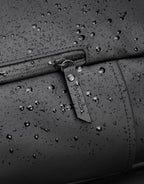 Bonherre mağazasından Gaston Luga marka, Rullen serisi, siyah renkli, 16 inç laptop bölmeli sırt çantası.