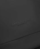 Bonherre mağazasından Gaston Luga marka, Rullen serisi, siyah renkli, 16 inç laptop bölmeli sırt çantası.