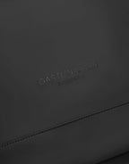 Bonherre mağazasından Gaston Luga marka, Rullen serisi, siyah renkli, 16 inç laptop bölmeli sırt çantası.