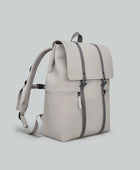 Bonherre mağazasından Gaston Luga marka, Splash 2.0 serisi, gri renkli, 16 inç laptop bölmeli sırt çantası.