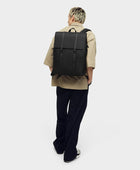 Bonherre mağazasından Gaston Luga marka, Splash 2.0 serisi, siyah renkli, 16 inç laptop bölmeli sırt çantası.