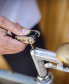 Bonherre mağazasından Gentlemen's Hardware marka, 8 fonksiyonlu mini bisiklet çok amaçlı alet.