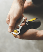 Bonherre mağazasından Gentlemen's Hardware marka, gitar şeklinde şişe açacağı.