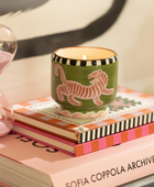 Bonherre mağazasından Paddywax markasına ait, kaplan desenli seramik kutuda, kara sedir ve incir kokulu 226 gr lüks mum.