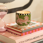 Bonherre mağazasından Paddywax markasına ait, kaplan desenli seramik kutuda, kara sedir ve incir kokulu 226 gr lüks mum.