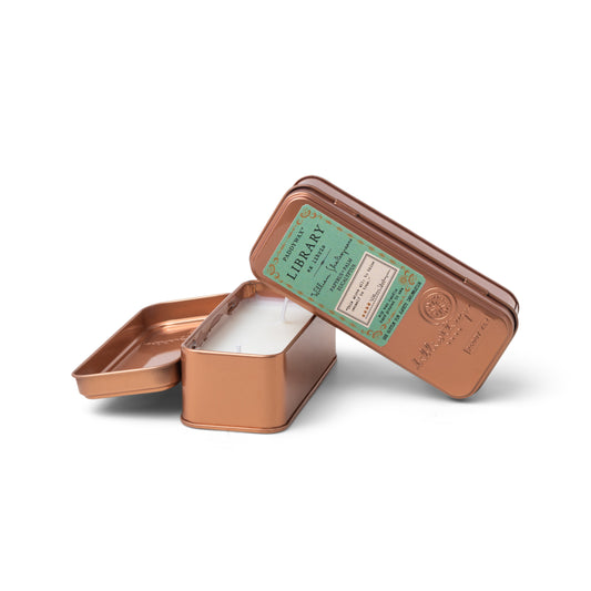 Bonherre mağazasından William Shakespeare temalı, iki fitilli 56 gr seyahat teneke mum.