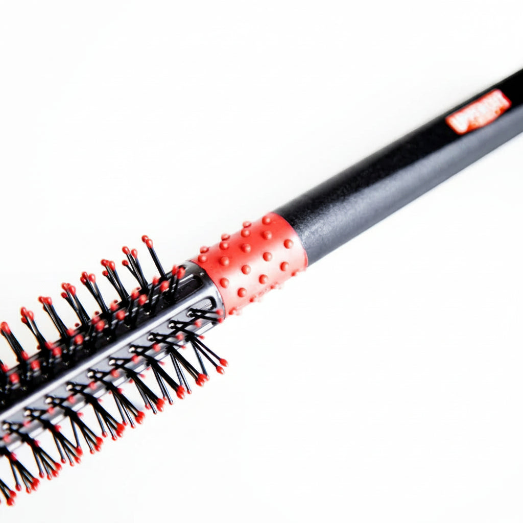 Bonherre mağazasından Uppercut Deluxe Quiff Roller, saç hacimlendirme ve quiff modelleri için profesyonel yuvarlak fırça.
