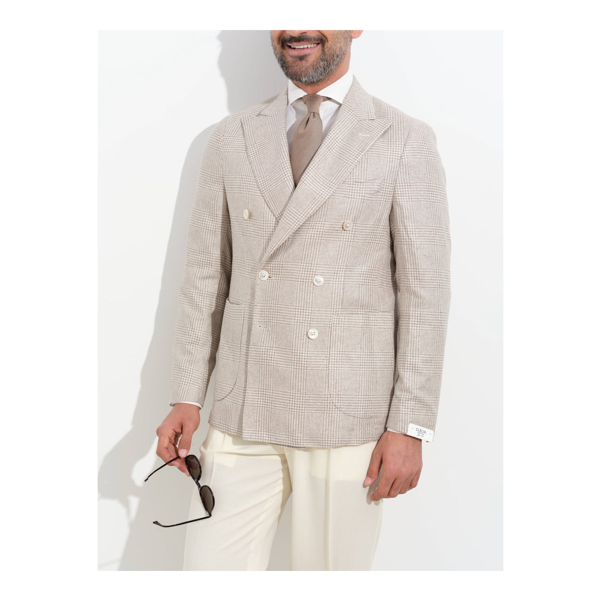 Bonherre mağazasından Borriello X Enis İnci bej Glen Check kruvaze blazer, model üzerinde tam görünüm.