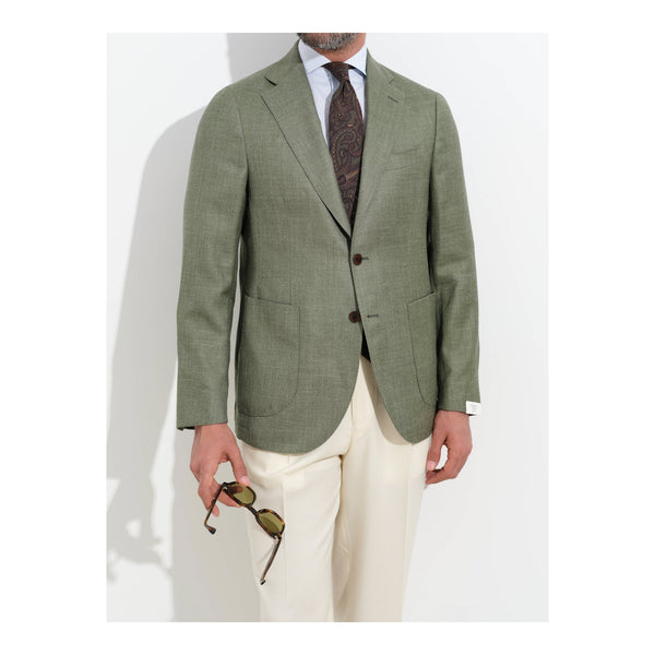 Bonherre mağazasından Borriello X Enis İnci tek sıra düğmeli yeşil blazer ceket, model üzerinde önden görünüm.