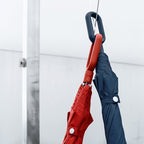 Bonherre mağazasından Lexon Mini Hook, Théo Williams tasarımı, otomatik açılır, kanca askılı lüks alüminyum ve polyester şemsiye.