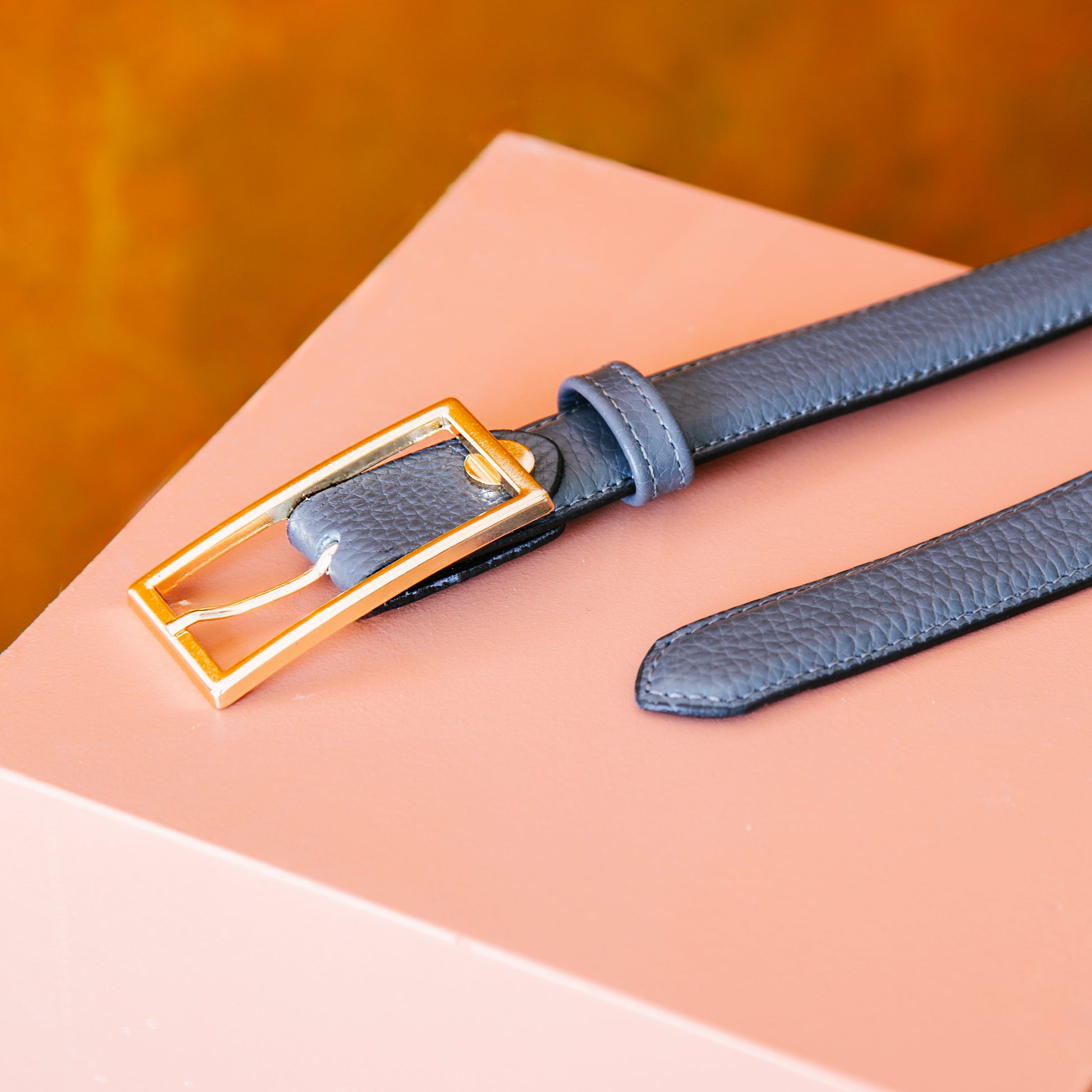 El yapımı hakiki gri floater deri kemer – 2.5 cm unisex dana derisi, altın tokalı