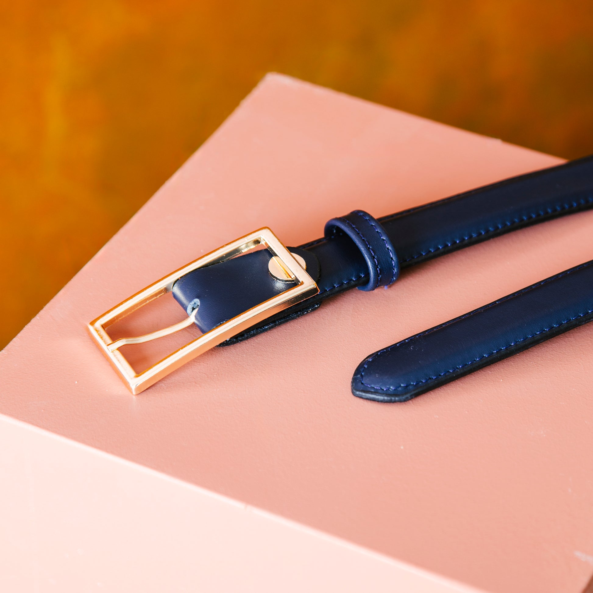 El yapımı hakiki lacivert deri kemer – 2.5 cm unisex dana derisi, altın tokalı