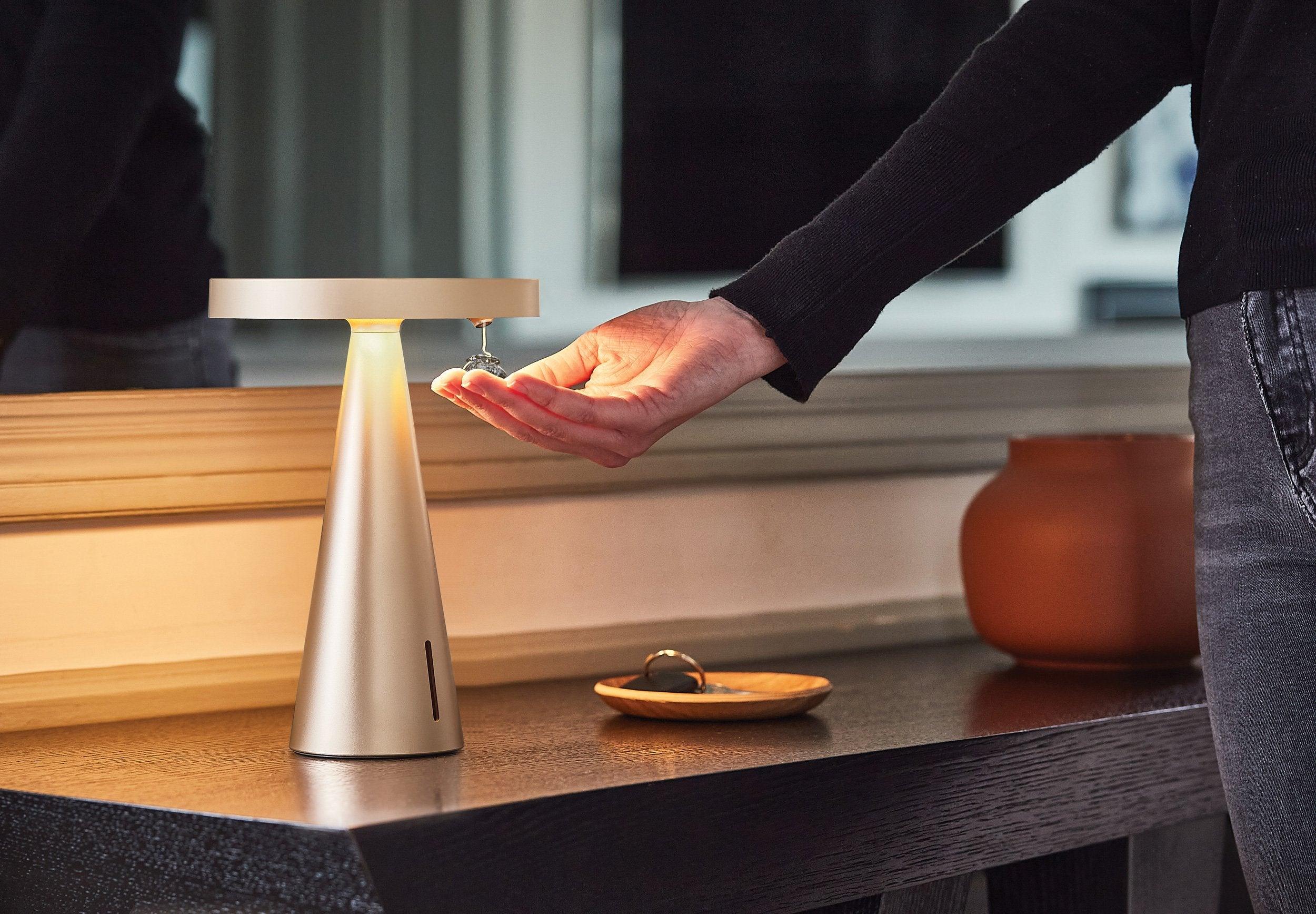 Lexon Mano Sensörlü Aydınlatmalı Dezenfektan Dispanseri Dore - Bonherre