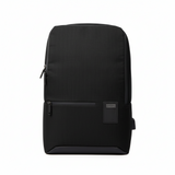 Bonherre mağazasından Lexon Track siyah sırt çantası, powerbank şarj bağlantılı, 15 inç laptop bölmeli ve 900D polyester dayanıklı kumaş.